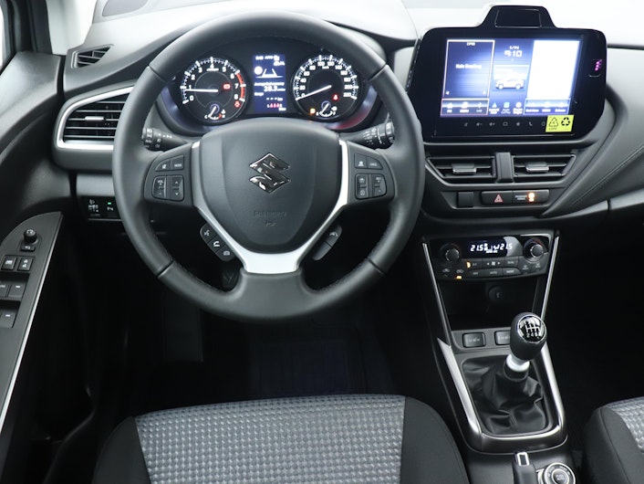 Vehicle image SUZUKI S-CROSS