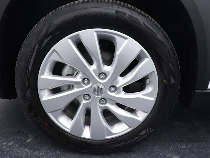 Vehicle image SUZUKI S-CROSS