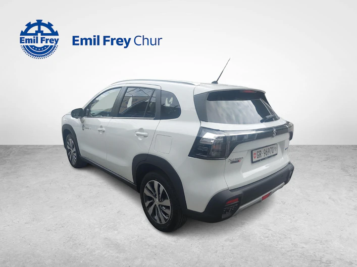 Fahrzeugbild SUZUKI S-CROSS