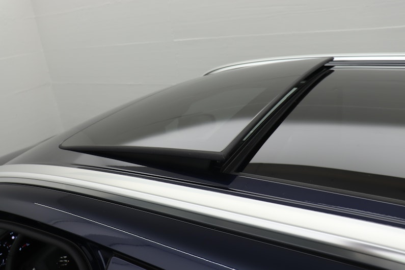 Vehicle image SUZUKI S-CROSS