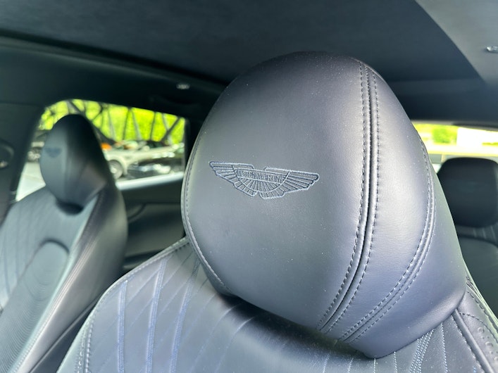 Vehicle image ASTON MARTIN DBX