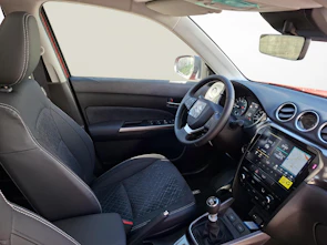 Fahrzeugbild SUZUKI Vitara 1.4 T Compact Top Hybrid 4x4