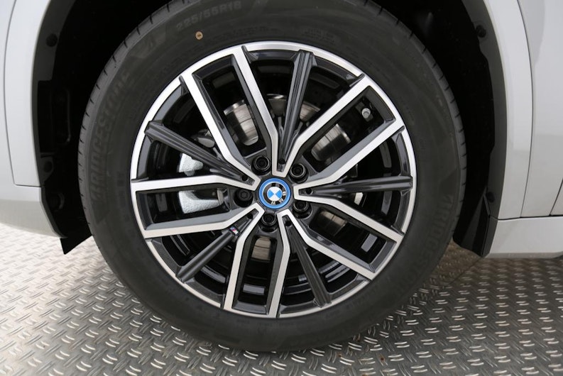 Vehicle image BMW iX1