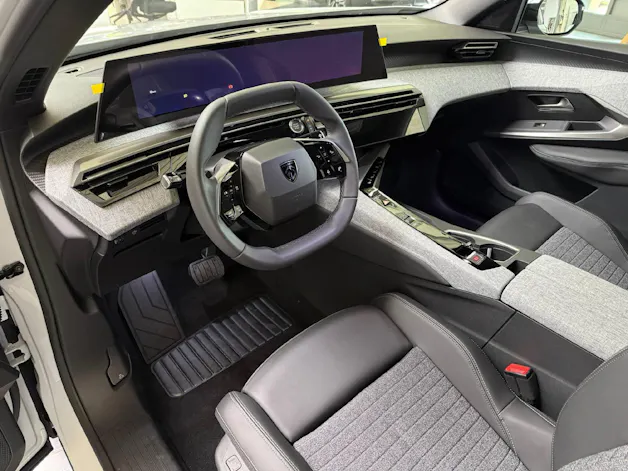 Peugeot 3008 1.2 Hybrid Allure Premium