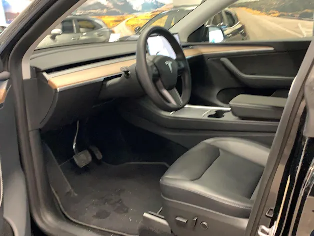 Tesla Model Y Long Range