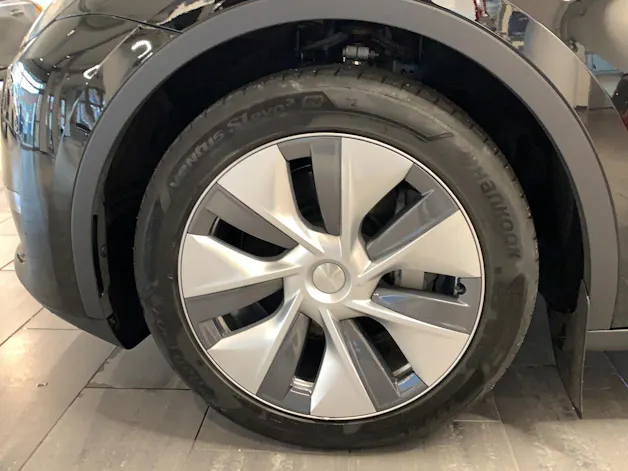 Tesla Model Y Long Range
