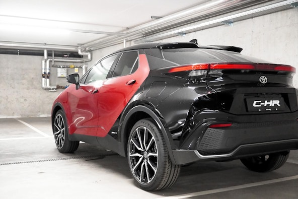 Vehicle image 12