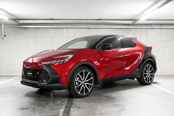 First vehicle image