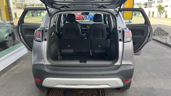 Vehicle image 16