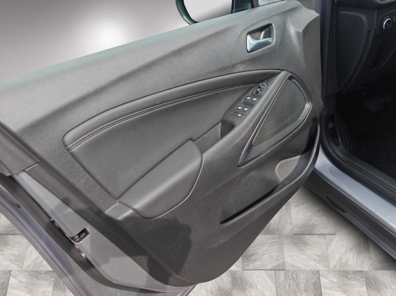 Vehicle image 13 Vehicle image 13