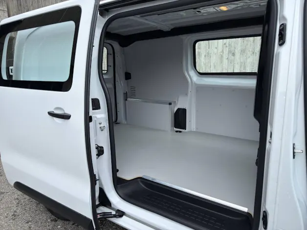 Peugeot Expert Fourgon Standard BlueHDi 120 BVM6