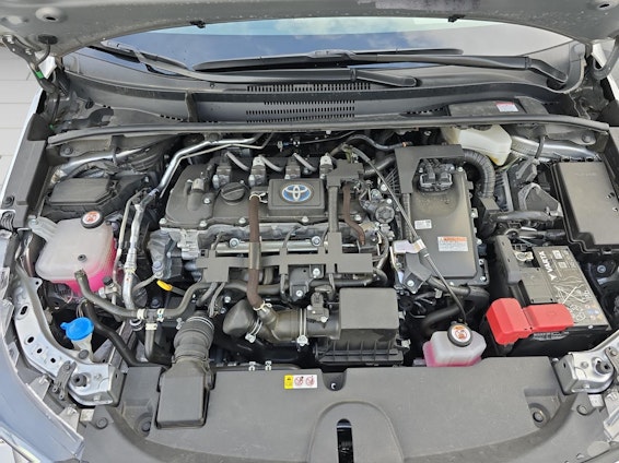 Vehicle image 15