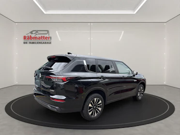 MITSUBISHI OUTLANDER 6