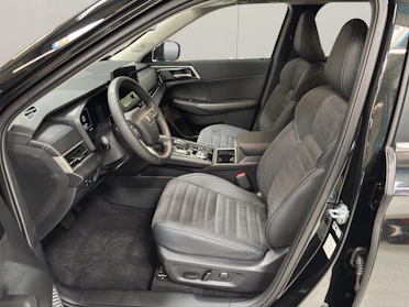 MITSUBISHI OUTLANDER 7