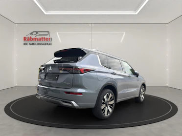 MITSUBISHI OUTLANDER 6