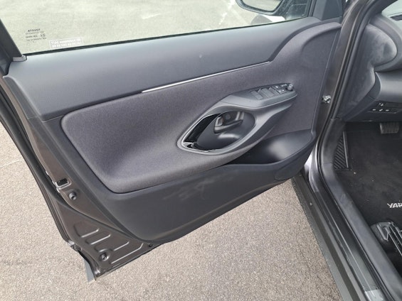 Vehicle image 16 Vehicle image 16