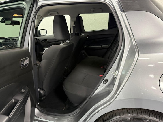 Vehicle image 10 Vehicle image 10