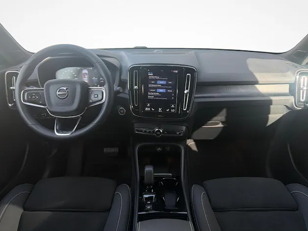VOLVO XC40 1.5 T4 PiH Ultimate Dark