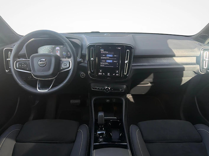 immagine del veicolo VOLVO XC40