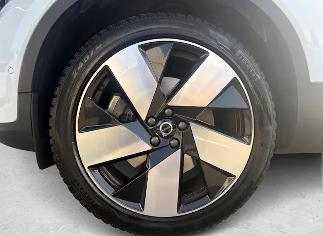 VOLVO XC40 1.5 T4 PiH Ultimate Dark
