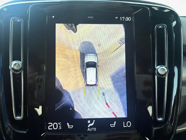 VOLVO XC40 1.5 T4 PiH Ultimate Dark