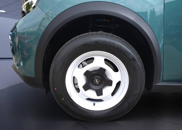 Vehicle image 6 Vehicle image 6