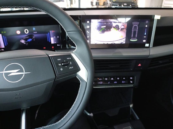 Vehicle image 10 Vehicle image 10