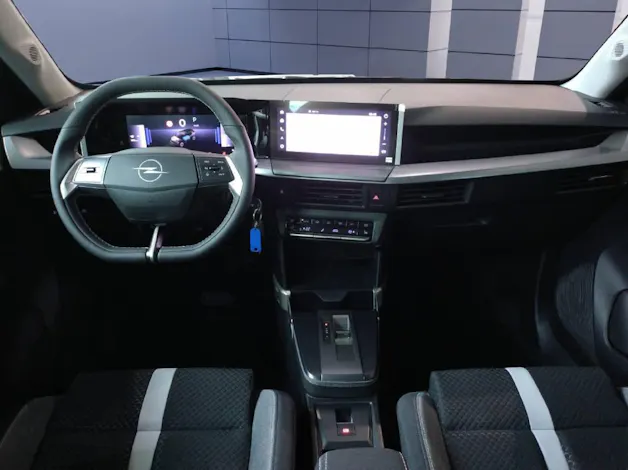 Opel Frontera 1.2 T Hybrid 110 Edition