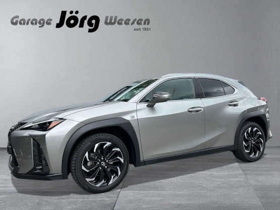 First vehicle image
