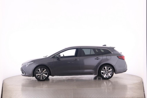Vehicle image 30