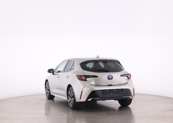 First vehicle image First vehicle image