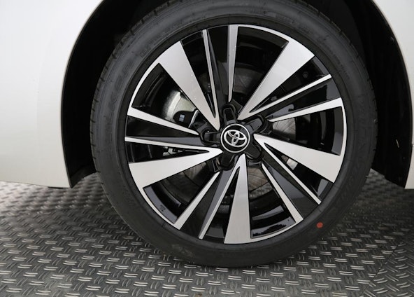 Vehicle image 13 Vehicle image 13