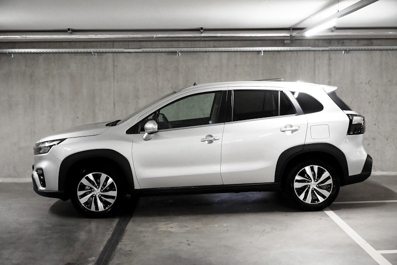 Vehicle image SUZUKI S-CROSS