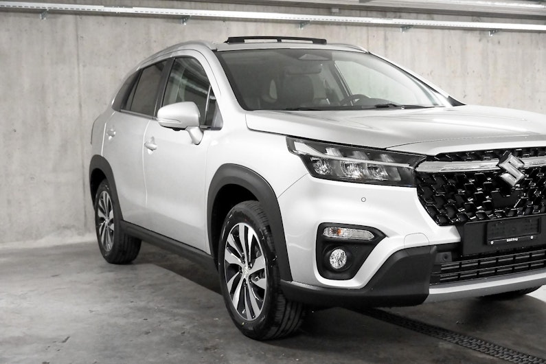 Vehicle image SUZUKI S-CROSS
