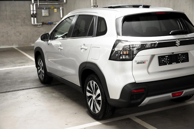 Vehicle image SUZUKI S-CROSS