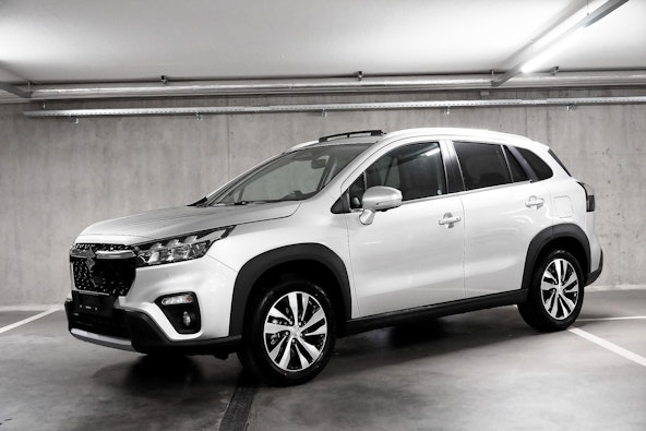 First vehicle image