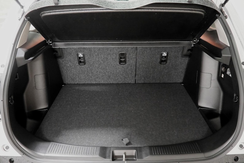 Vehicle image SUZUKI S-CROSS