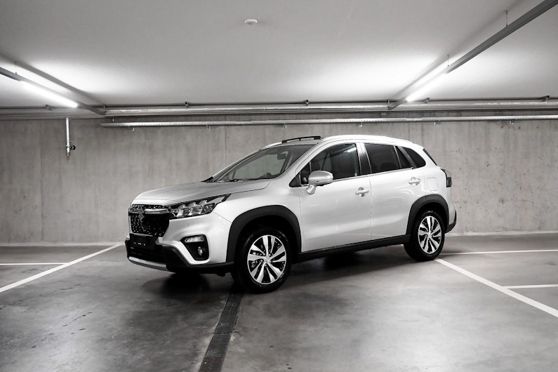 Vehicle image SUZUKI S-CROSS