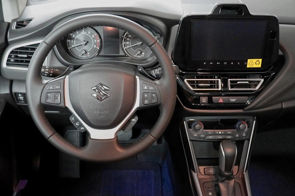 Vehicle image 4
