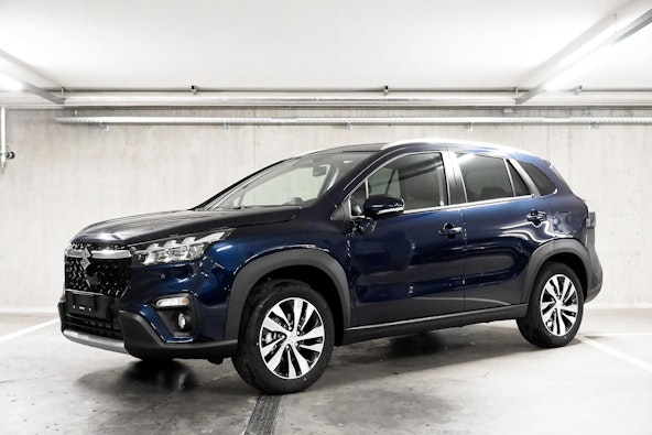 First vehicle image