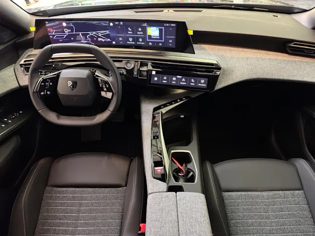 Peugeot 3008 1.2 Hybrid Allure Premium