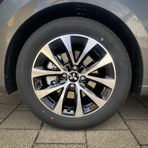 Mitsubishi Colt 1.6 HEV Invite+