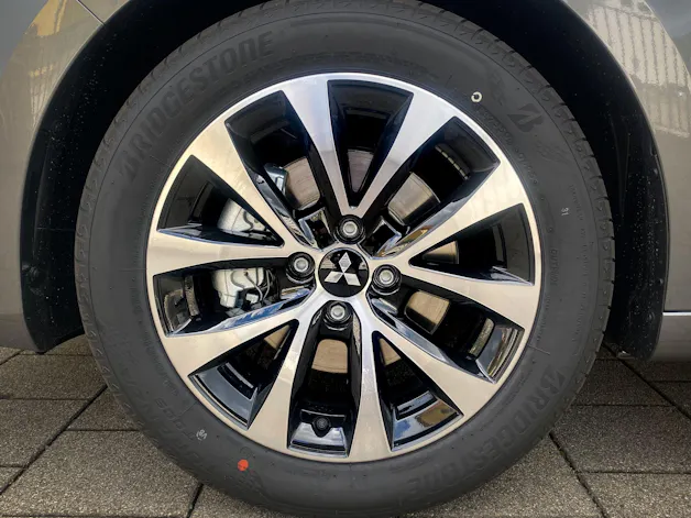 Mitsubishi Colt 1.6 HEV Invite+