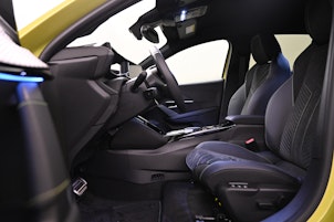 Vehicle image PEUGEOT 208 e-GT