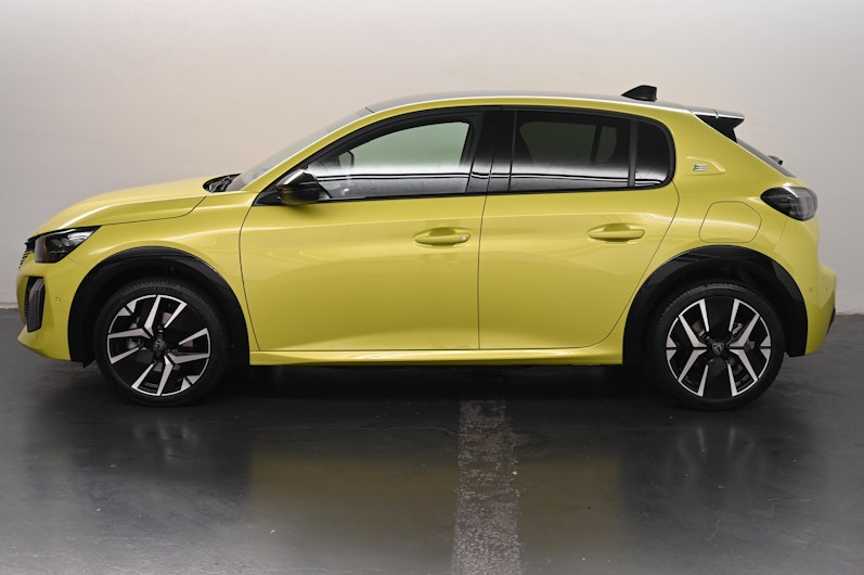 Vehicle image PEUGEOT 208