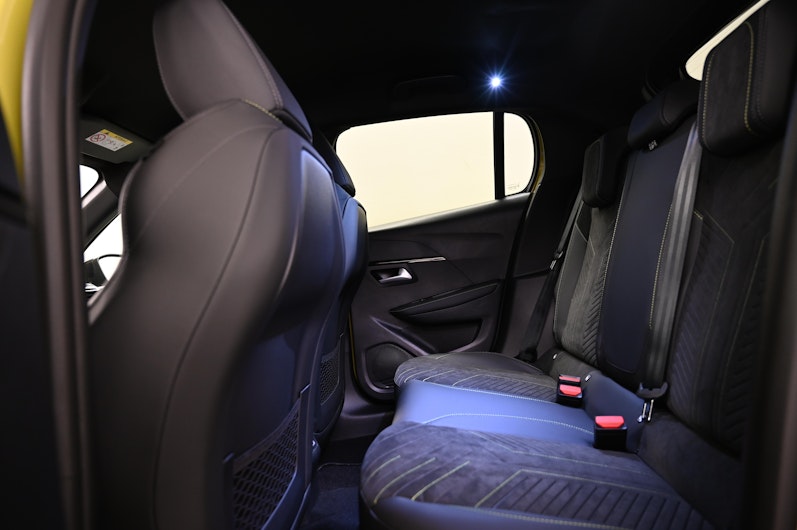 Vehicle image PEUGEOT 208