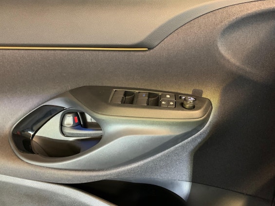 Vehicle image 5 Vehicle image 5