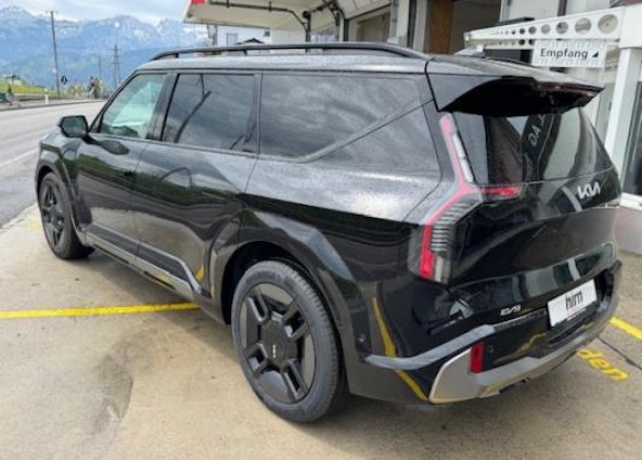 Vehicle image 3 Vehicle image 3