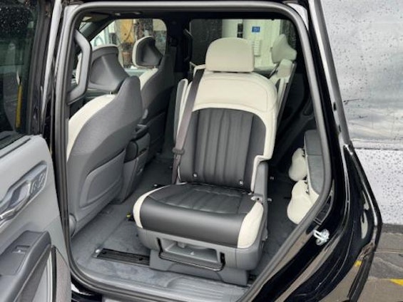 Vehicle image 9 Vehicle image 9