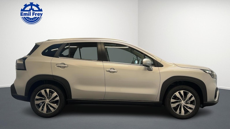 Vehicle image SUZUKI S-CROSS